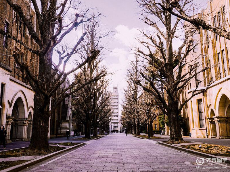 日本留学费用