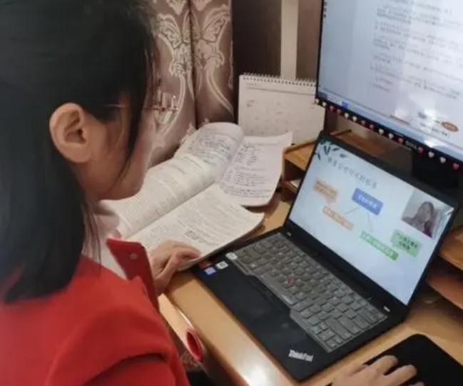 时事新闻|超七成日本学生有“在线学习”经验