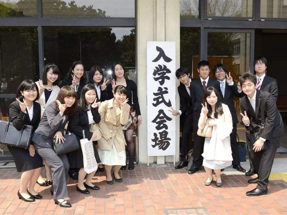 想日本留学但高考成绩不好？没关系！有这些成绩就够啦！