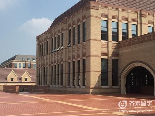日本敬爱大学